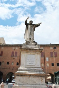 Statue of Savonarola in Ferrara